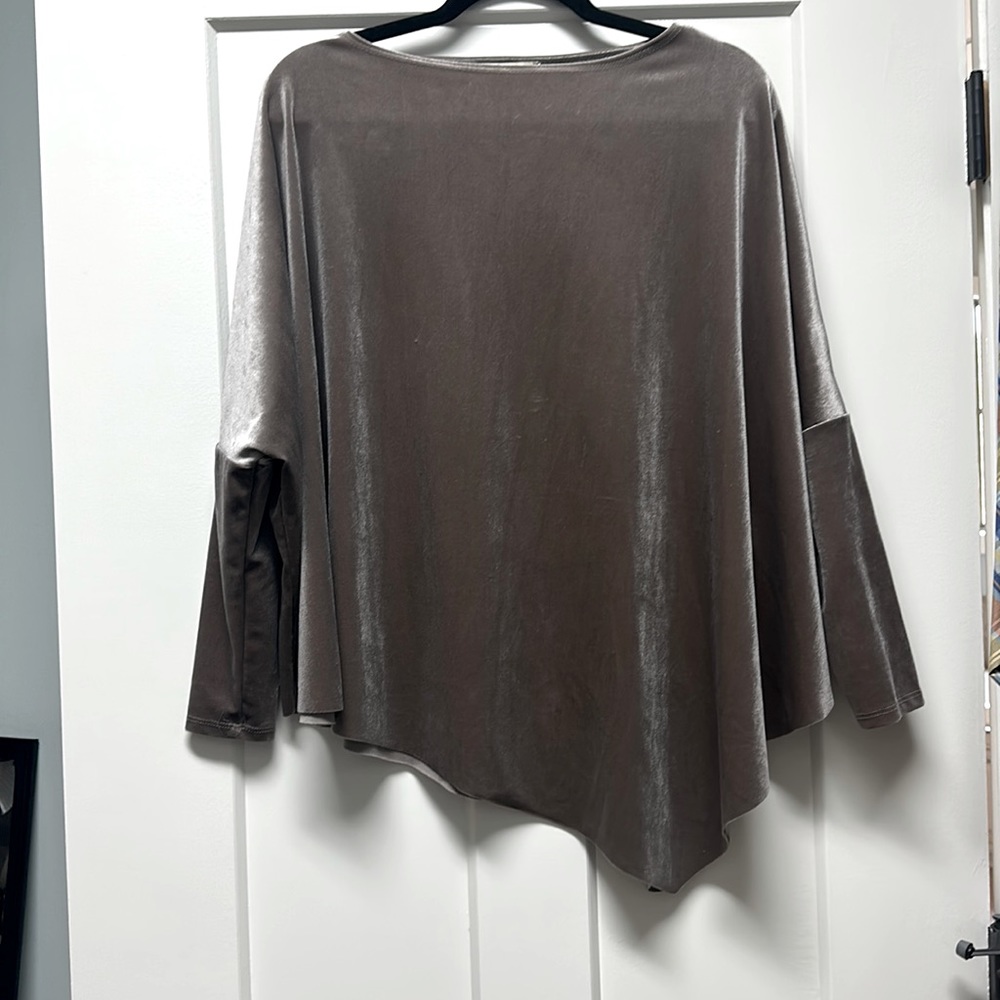 Camille & co size small velvet taupe color like new
